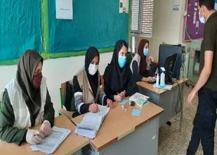 همکاری داوطلبانه گروه جهادی پایگاه کوثر با مرکز واکسیناسیون کرونا