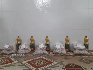 تعدادی بسته معیشتی توسط  گروه جهادی پایگاه مقاومت بسیج مطهره توزیع شد