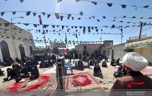 سخنرانی و قرائت زیارت از بعید