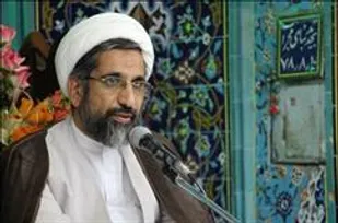 نشست هم اندیشی ائمه جمعه و جماعات عسلویه برگزار شد