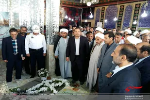 غبارروبی مزار شهید &laquo;حیدری&raquo; با حضور مسئولین نهاوند