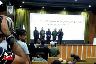 تقدیر از مسئول بسیج رسانه ملایر در همایش بزرگداشت روز خبرنگار