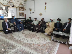 مسئولان اشنوبه یا خانواده شهدا دیدار کردند
