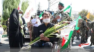 اعزام نمادین کاروان عاشقی به جبهه های جنگ/ حال و هوای شهر کرج به دوران دفاع مقدس بازگشت+ تصویر