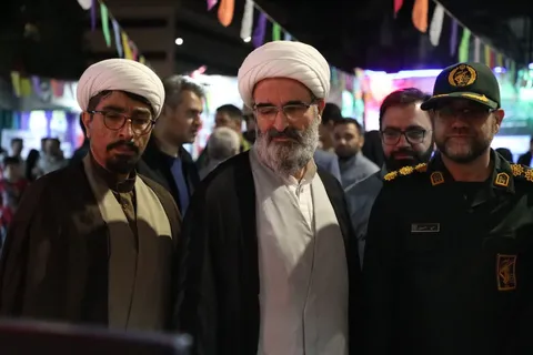بازدید نماینده ولی‌فقیه در استان سمنان از نمایشگاه «اسوه» در اجتماعات «شب‌های اقتدار»