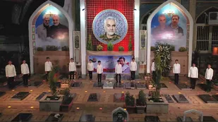 نماهنگ سه زبان &laquo;سرمشق&raquo;کاری از بسیج دانش آموزی شهرستان میبد