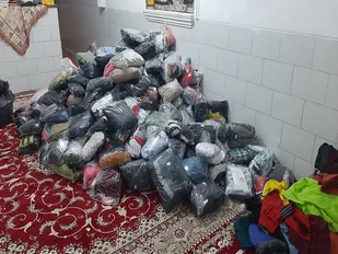 جمع آوری و بسته بندی لباس گرم برای نیازمندان روستا&zwnj;های استان کرمان