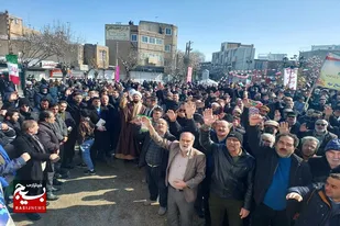 حضور گسترده مردم دیار آیت الله بهاری در راهپیمایی باشکوه ۲۲ بهمن