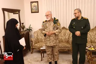 دیدار جانشین عملیات نیروی زمینی سپاه و نماینده ویژه سردار محمد کرمی (فرمانده نیروی زمینی سپاه) با خانواده شهدای مدافع امنیت ۱۸ دی&zwnj;ماه