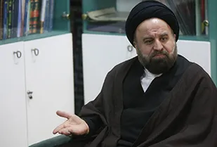 امشب خواندن هزار بار سوره قدر یقین انسان را کامل می کند