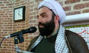 مسئولان خود را خادم مردم بدانند و در کنار مردم باشند