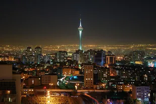 بانگ الله اکبر از فراز برج میلاد؛ امشب