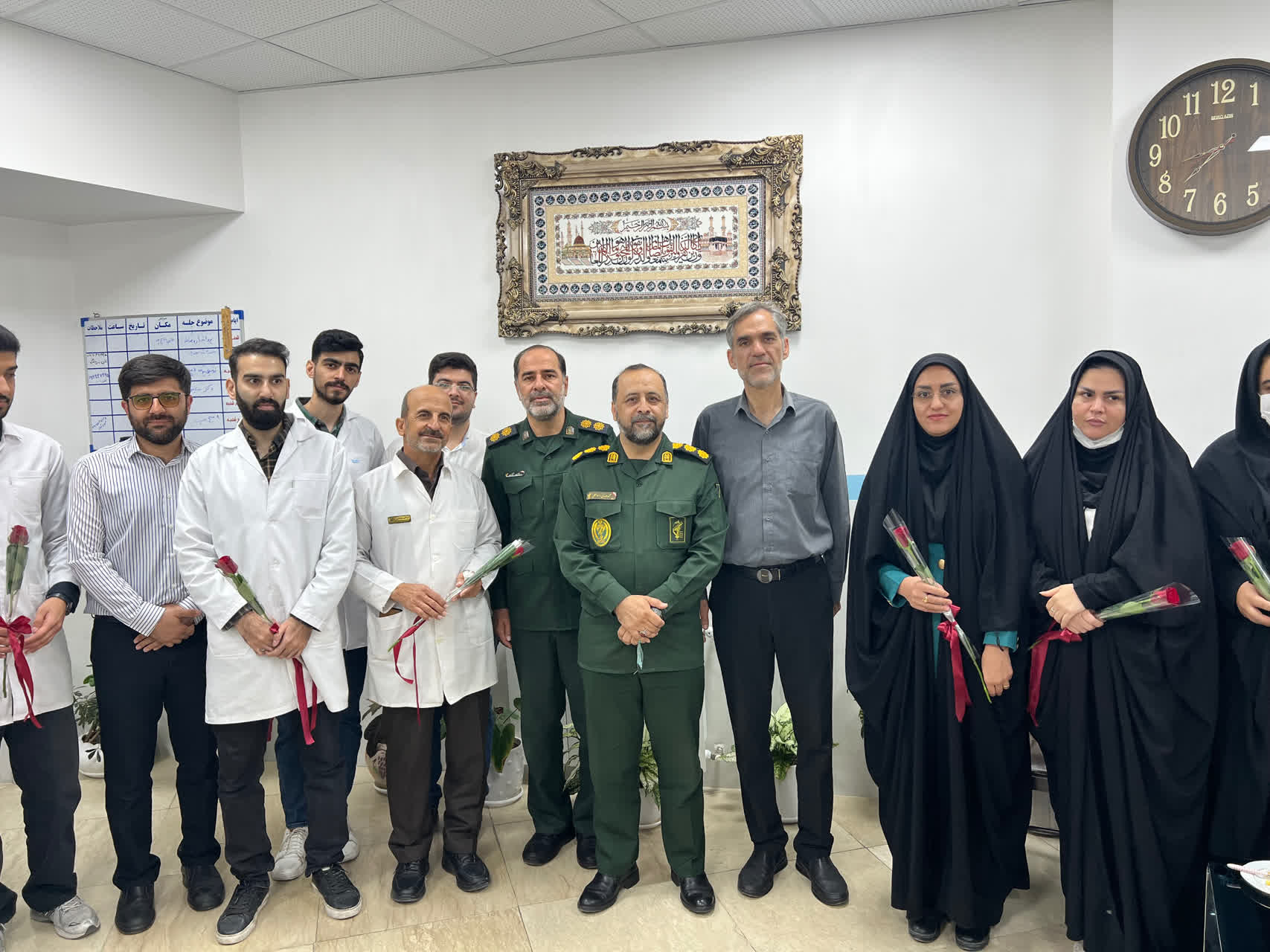 تجلیل فرمانده ناحیه بسیج شاهرود از پرستاران درمانگاه تخصصی رضوی