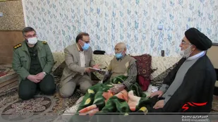 دیدار مسئولان اسدآباد با خانواده&zwnj;های شهدا روستای گنبله