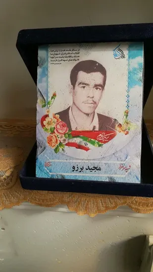دیدار مسول سازمان بسیج طلاب و روحانیون سپاه الغدیر با خانواده طلبه شهید مجید برزو