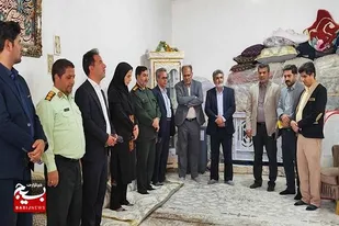 تجلیل از خانواده شهید اهل سنت مدافع سلامت در هفته وحدت