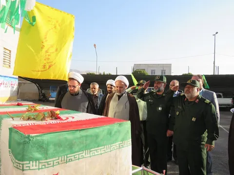 صبحگاه مشترک نیروهای مسلح به مناسبت هفته دفاع مقدس درکمیجان