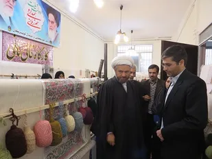 آموزش قالیبافی و توانمندسازی مددجویان تحت حمایت کمیته امداد تویسرکان