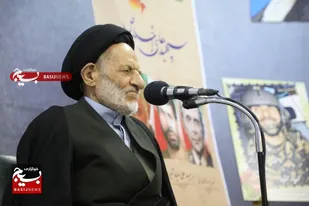 نیرو&zwnj;های مسلح به عنوان سمبل عدل در جهان مقابل ستمگران ایستاده&zwnj;اند