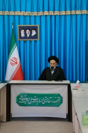 امام حسین (ع) نجات دهنده بشر است