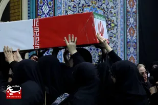 وداع تهرانی&zwnj;ها با پیکرهای مطهر شهدای گمنام در باغ موزه دفاع مقدس