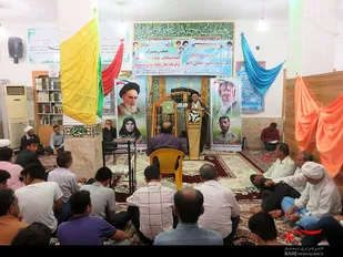 مساجد هیأتی اداره شود
