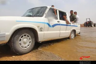 بازگشت مردم مناطق سیل زده شوشتر به خانه ها