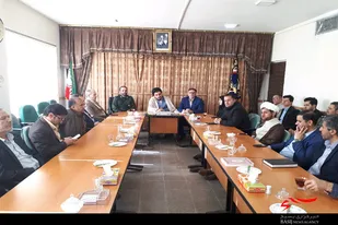 حضور فرماندار و مسئولین رزن در سپاه این ناحیه و محکومیت حرکت آمریکا