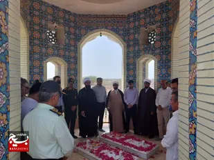 عطر افشانی و گلباران مزار مطهر شهدای گمنام سیریک