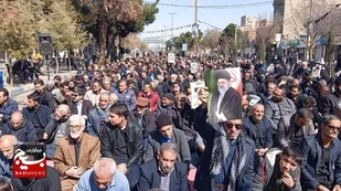 از اقامه نماز تاکستانی&zwnj;های ولایی در جوار مزار شهید گمنام تا حرکت جمعیت عزادار یحیی&zwnj;آباد قهرمان در سوگ رهبر شهید