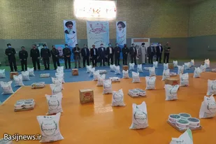 توزیع ۷۰۰ بسته غذایی در فامنین