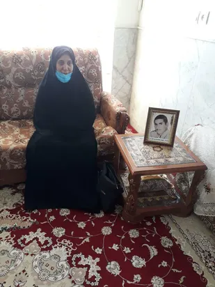 تقدیر از خواهر شهید و همسر جانباز شیمیایی
