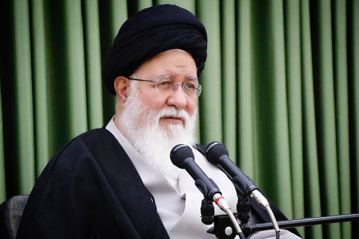 طلاب باید برای تقویت بنیه فکری و اعتقادی دانشجویان اهل‌سنت نقش‌آفرینی کنند