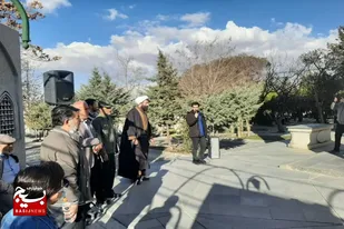 غبارروبی مزار مطهر شهدای همدان به همت پایگاه غدیر
