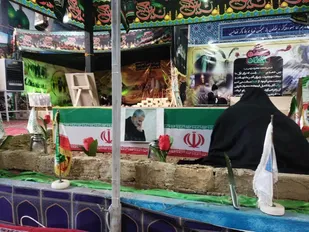تئاتر میدانی ماه و مه به مناسبت نهم دی ماه در نظرآباد اجرا شد.