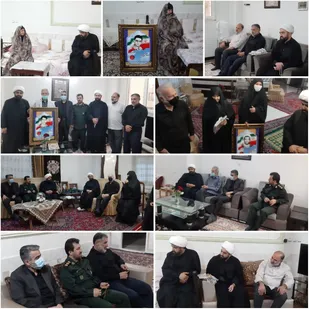 دیدار مسئولین پیشوا با خانواده شهدای روحانی/ اهدای چفیه رهبرمعظم انقلاب به خانواده شهدا