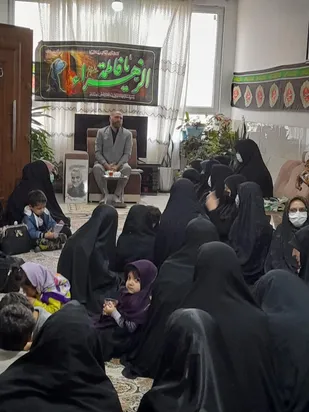 نشست سیاسی بصیرتی سیره عملی حضرت زهرا (س) در منزل خواهر بسیجی