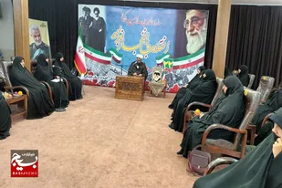 دیدار جمعی از بانوان انقلابی با امام جمعه همدان