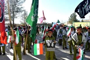 تجمع دانش آموزان بهابادی در حمایت از ایران اسلامی