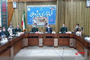 نشست صمیمی نخبگان علمی و کارآفرینان ملایری با مسئولین