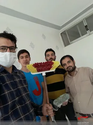 اقدام جهادی اعضای شورای حوزه شهید فهمیده در کمک به جابجایی منزل یکی از بسیجیان