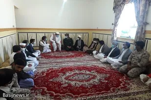 دیدار فرمانده سپاه و شورای اداری شهرستان سیب و سوران با خانواده شهید دهانی