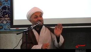 حضرت علی (ع) در بین همه ی انسان ها یگانه است