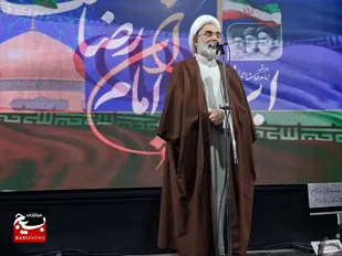 ایران اسلامی صحن و سرای امام رضا (ع) است / آمریکا در عصر حجرِ سیاسی دست&zwnj;وپا می&zwnj;زند

&zwnj;