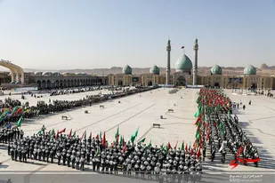 صبحگاه مشترک عهد سربازی در مسجد جمکران/ اهدای نشان خادمی به سردار اشتری