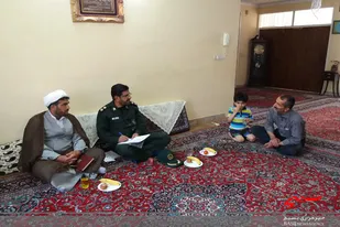 دیدار مسئول عقیدتی سپاه ناحیه همدان با خانواده&zwnj;های شهدا