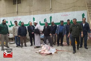 توزیع ۵۰۰ کیلو سیب&zwnj;زمینی و ۲ رأس قربانی به همت مسجد چهارباب الحوائج همدان