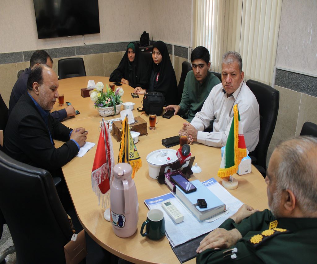 رزمایش اقتدار «لبیک یا خامنهای» در خلیلآباد برگزار میشود رزمایش اقتدار «لبیک یا خامنهای» در خلیلآباد برگزار میشود