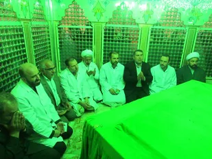 برگزاری مراسم غبارروبی آستان مبارک امام زاده عبدالله گرگان