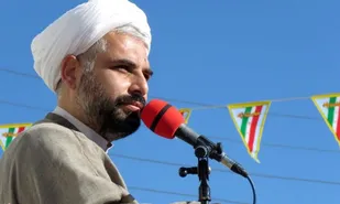 همین قدر که از زیر سلطه استکبار خارج شدیم بس است!